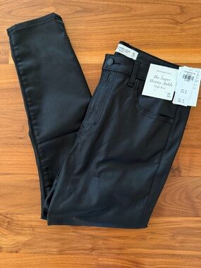 NWT Abercrombie & Fitch Coated Black Super Skinny Ankle Jeans 32 14S 14 Short